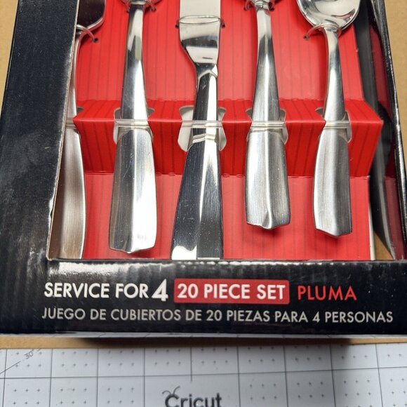 Oneida Pluma Stainless Flatware 20 Piece Set Serves 4 B155020K - Picture 2 of 6